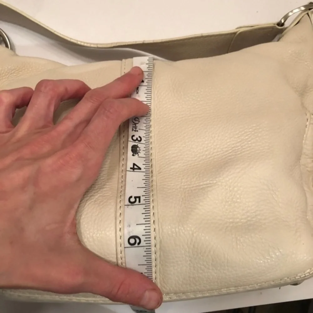 Michael kors cream pebbled leather hobo bag